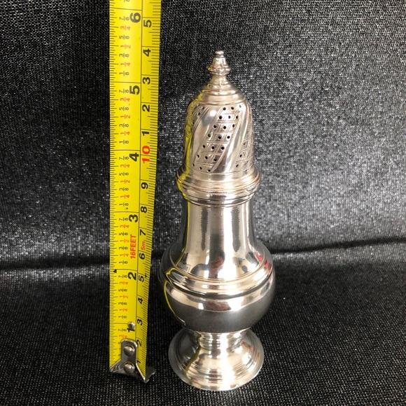 Vintage Sterling Silver Sugar Shaker Muffineer - Picture 2 of 11